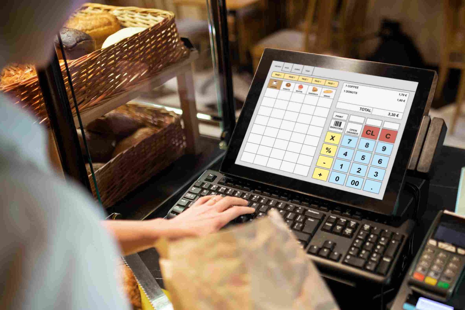 Best Point of Sale (POS) Software Comparison for 2024: Features, Pros, and Cons