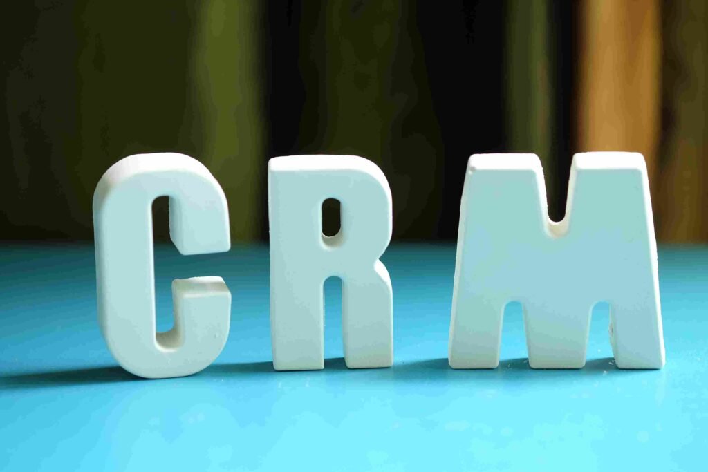 What is CRM (Customer Relationship Management) ? Essential Elements and Features